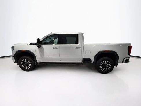 Used 2024 GMC Sierra 3500 Denali Ultimate AWD/4WD image 4