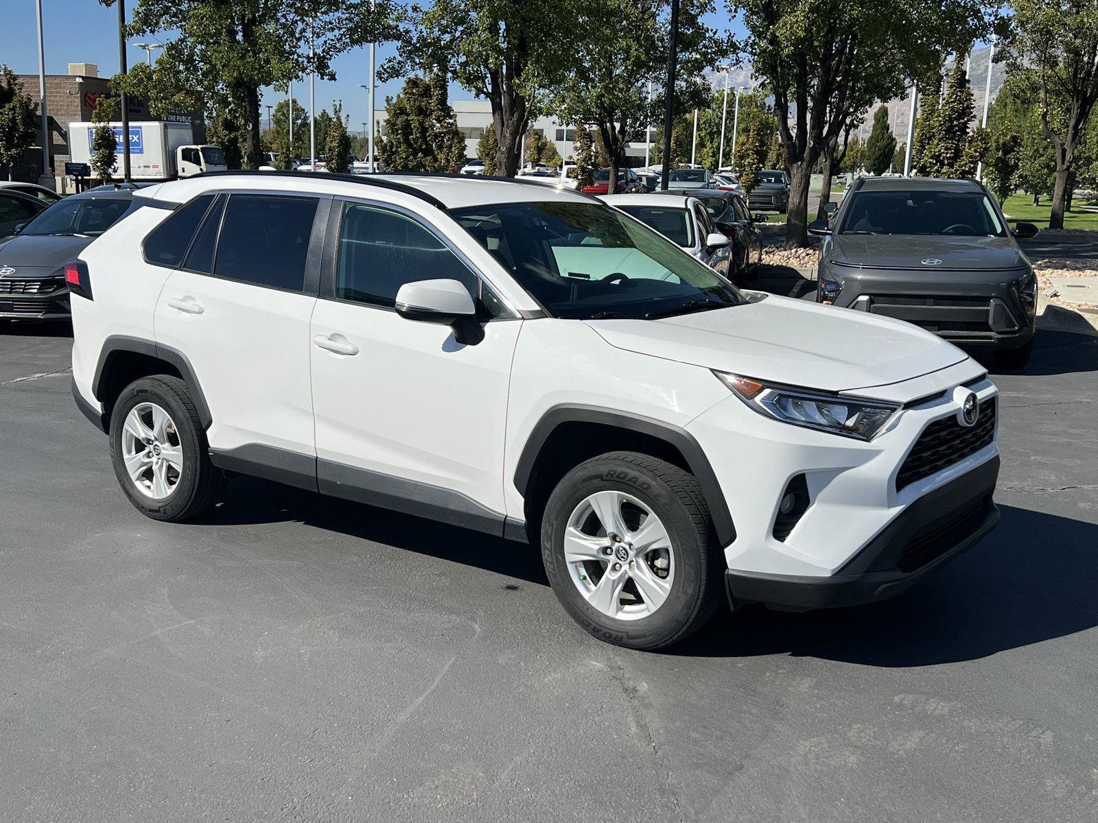 Used 2020 Toyota RAV4 XLE AWD/4WD image 7