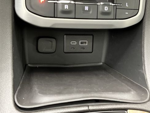 Certified 2023 GMC Acadia SLE w/ Driver Convenience Package image 26