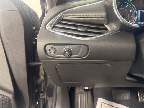 Used 2017 Chevrolet Malibu Premier w/ Premier Sun and Wheel Package image 34