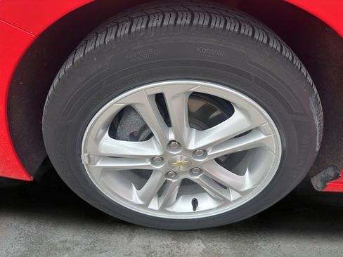 Used 2017 Chevrolet Cruze LT image 23