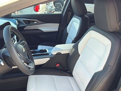 New 2026 Chevrolet Equinox EV LT FWD image 4