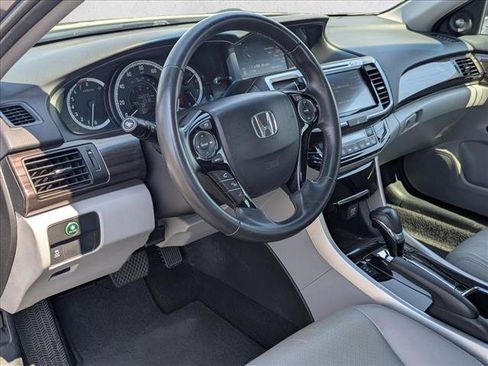 Used 2017 Honda Accord EX-L image 10