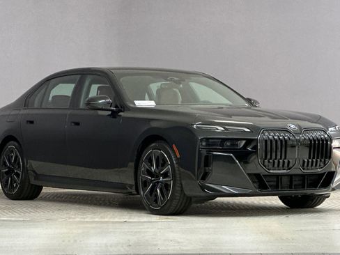 New 2026 BMW 740i w/ Premium Package image 6