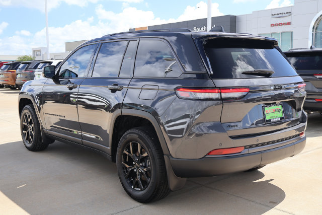 New 2026 Jeep Grand Cherokee Altitude AWD/4WD image 4