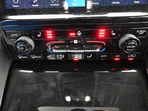 Used 2023 Jeep Grand Cherokee 4WD 4xe image 16