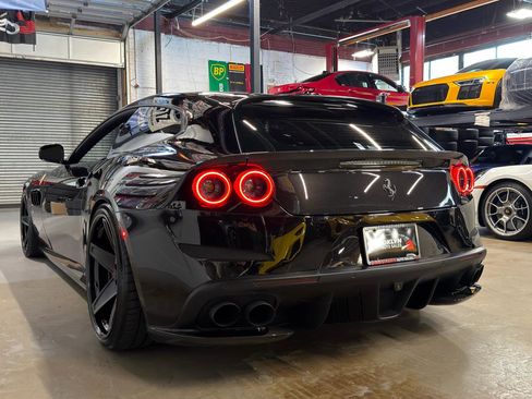Used 2018 Ferrari GTC4Lusso AWD/4WD image 9
