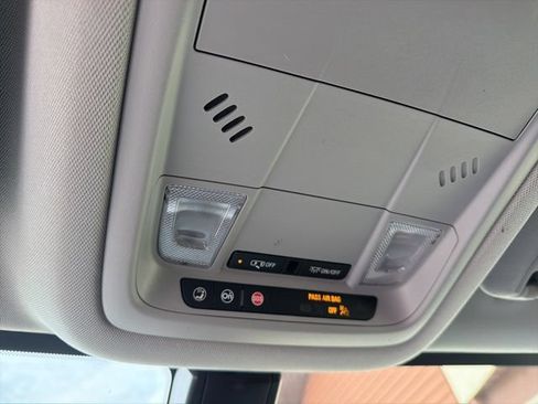 Used 2021 GMC Acadia SLE FWD image 43