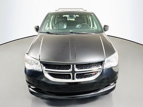 Used 2019 Dodge Grand Caravan SXT FWD image 2