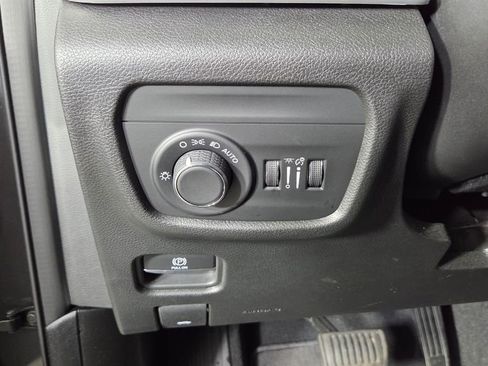 Used 2023 Jeep Grand Cherokee Altitude image 21