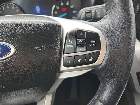 Used 2023 Ford Explorer XLT AWD/4WD image 15