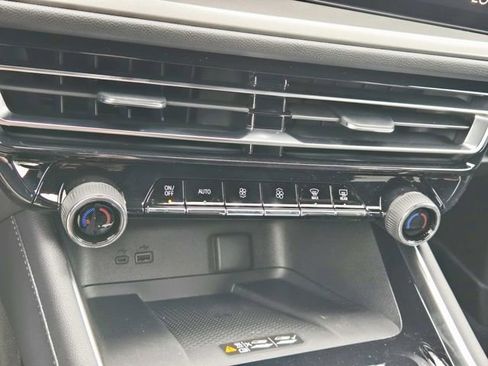 New 2026 Chevrolet Traverse LT w/ Sun and Wheel Package AWD/4WD image 25