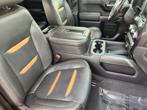 Used 2020 GMC Sierra 1500 AT4 w/ AT4 Premium Package AWD/4WD image 8