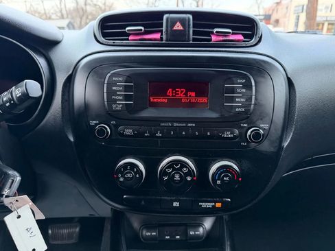 Used 2014 Kia Soul + image 31