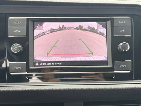 Certified 2024 Volkswagen Jetta SE w/ Panoramic Sunroof Package FWD image 16