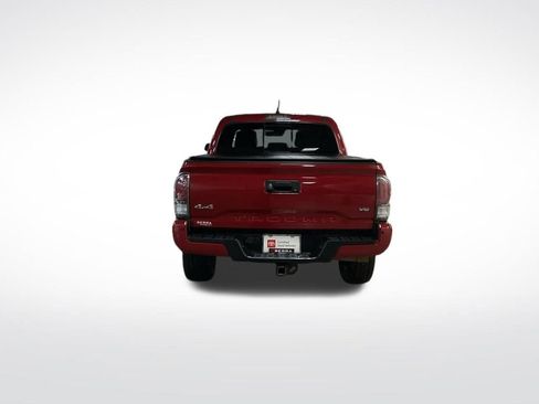Certified 2022 Toyota Tacoma Limited image 4