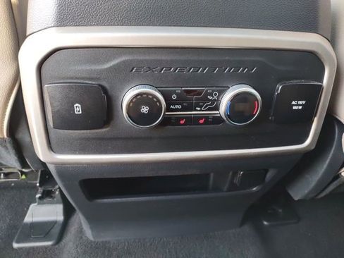 Used 2024 Ford Expedition Max Limited image 18