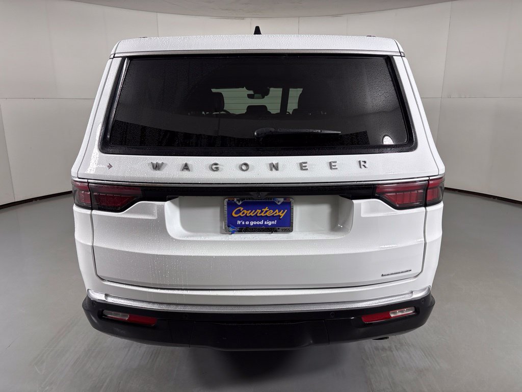 Used 2024 Jeep Wagoneer L Series II RWD image 7