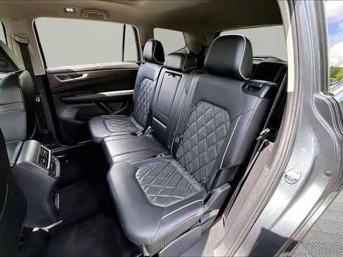 Used 2024 Volkswagen Atlas SEL Premium R-Line AWD/4WD image 16