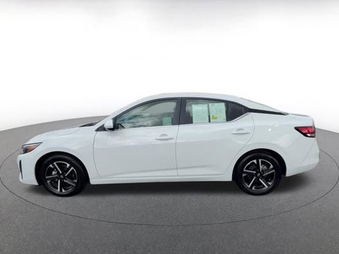 Used 2025 Nissan Sentra SV image 9