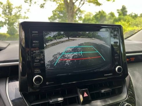 Used 2022 Toyota Corolla LE FWD image 38