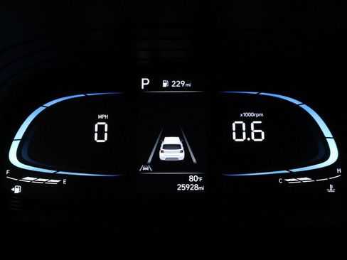 Certified 2024 Hyundai Venue SEL FWD image 34
