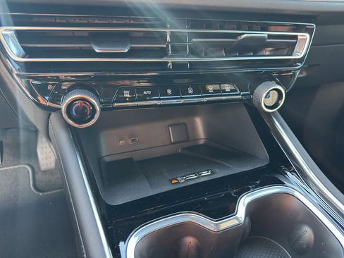 New 2026 Chevrolet Traverse LT w/ Midnight/Sport Edition image 18