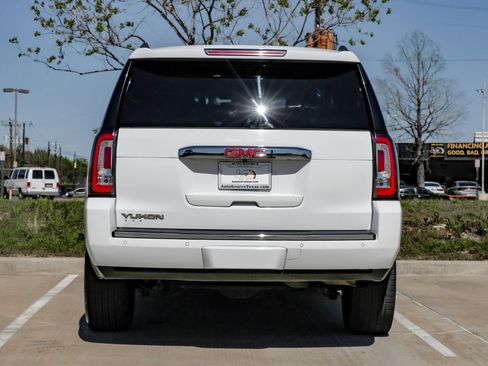 Used 2018 GMC Yukon Denali RWD image 12
