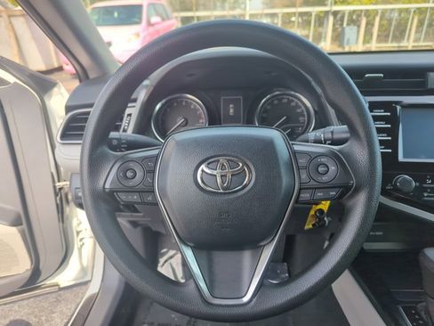 Used 2019 Toyota Camry LE image 11