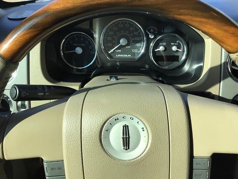 Used 2007 Lincoln Mark LT 4x4 image 21