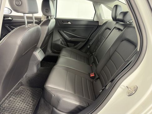 Used 2023 Volkswagen Jetta SE FWD image 8