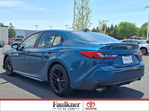 Certified 2025 Toyota Camry SE FWD image 4