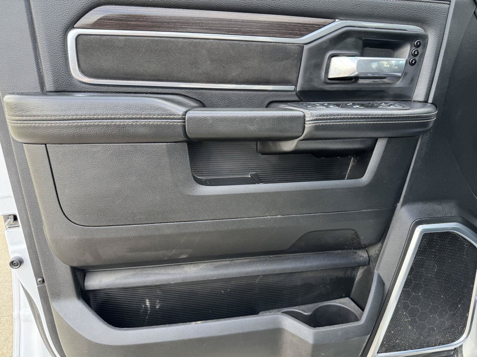 Used 2025 RAM 3500 Laramie w/ Sport Appearance Package AWD/4WD image 16