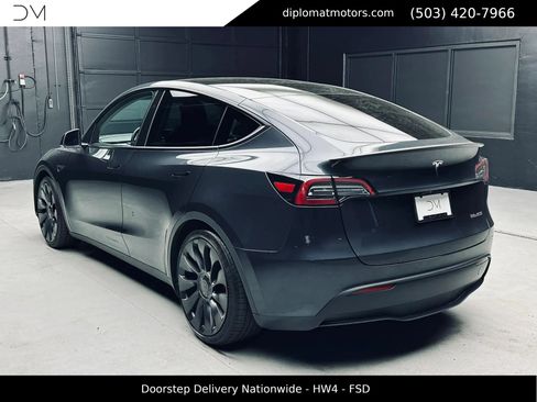 Used 2024 Tesla Model Y Performance AWD/4WD image 5