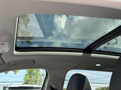 Used 2026 Volkswagen Tiguan SE w/ Panoramic Sunroof Package AWD/4WD image 20