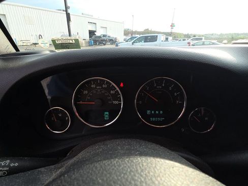 Used 2018 Jeep Wrangler Unlimited Sport S image 9