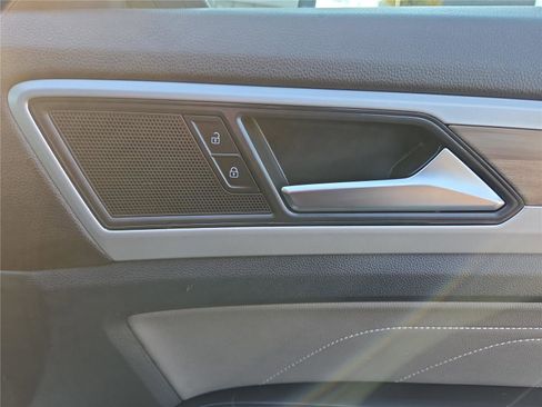 Used 2022 Volkswagen Atlas SEL image 34