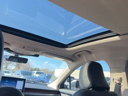 Used 2022 Lincoln Nautilus Reserve image 14