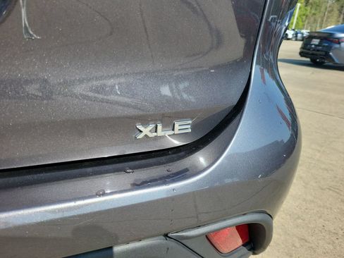 Certified 2021 Toyota Highlander XLE FWD image 5