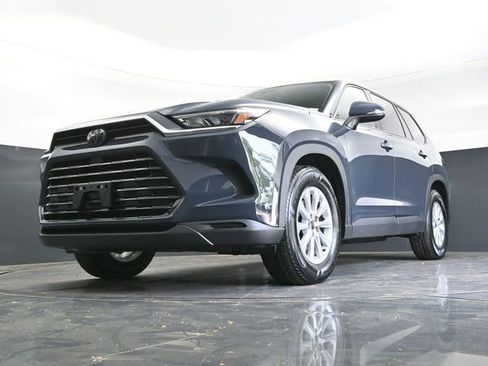Used 2025 Toyota Grand Highlander AWD image 34