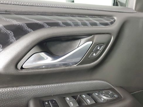 Used 2023 GMC Yukon Denali RWD image 31