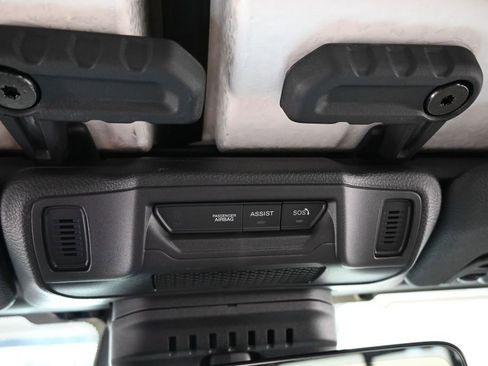 Used 2026 Jeep Gladiator Mojave AWD/4WD image 33