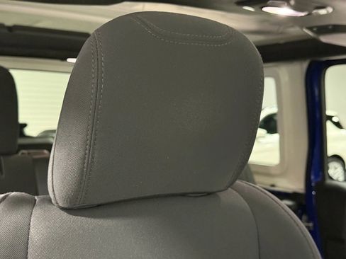 Used 2018 Jeep Wrangler Unlimited Sport S image 45