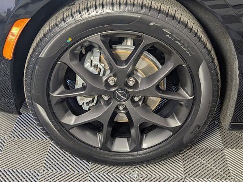 Used 2024 Chrysler Pacifica Limited w/ Uconnect Theater Family Group image 8