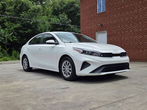Used 2022 Kia Forte Sedan FWD image 3