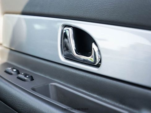 Used 2002 Ford Thunderbird Deluxe RWD image 39