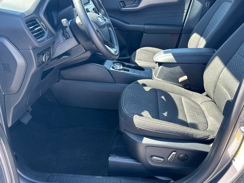 Used 2024 Ford Escape Active image 11