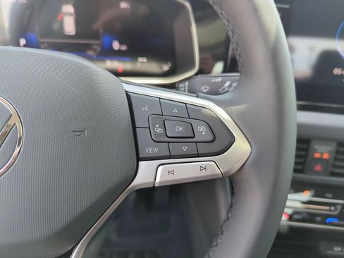 New 2026 Volkswagen Jetta SE FWD image 38