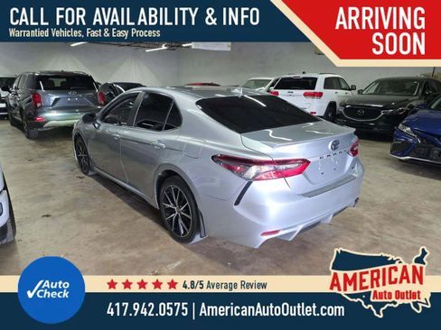 Used 2022 Toyota Camry SE FWD image 3