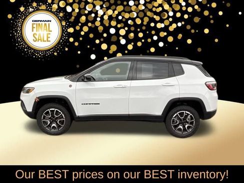 Used 2025 Jeep Compass Trailhawk image 3
